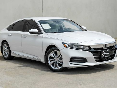 Used 2018 Honda Accord LX image 6