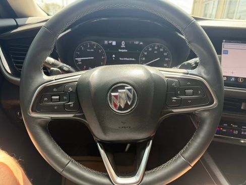 Used 2021 Buick Envision Avenir w/ Technology Package II image 16