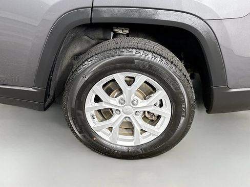 Used 2023 Jeep Grand Cherokee L Limited AWD/4WD image 38