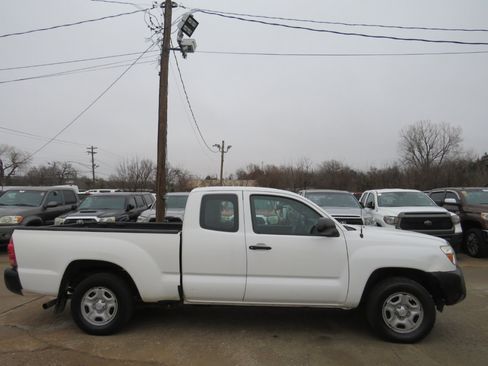 Used 2015 Toyota Tacoma 2WD Access Cab image 4