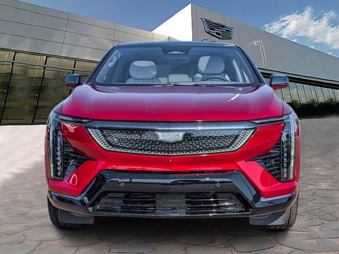 New 2025 Cadillac Optiq Sport 2 w/ LPO, ONYX Package image 6