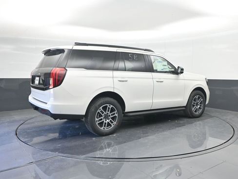 New 2025 Ford Expedition Active RWD image 15