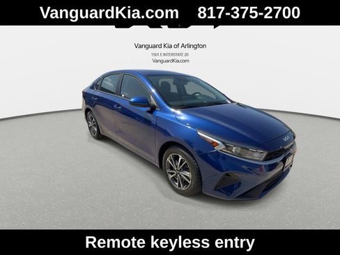 Used 2023 Kia Forte LXS FWD image 2