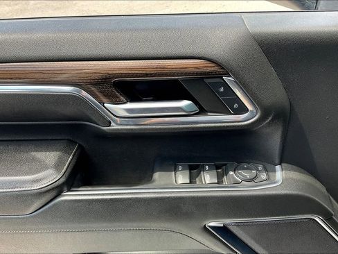 Used 2024 Chevrolet Silverado 2500 LT image 39