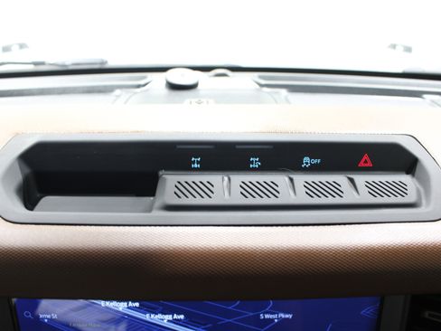 Used 2024 Ford Bronco Outer Banks AWD/4WD image 19