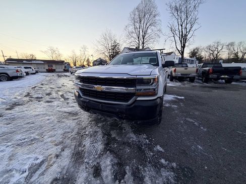 Used 2017 Chevrolet Silverado 1500 W/T w/ Trailering Package image 2