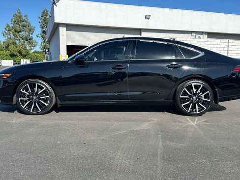 Used 2025 Honda Accord Touring image 7