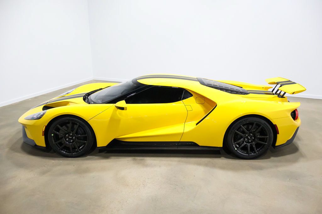 Used 2020 Ford GT Carbon Series RWD image 22