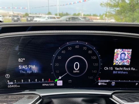 Used 2022 Cadillac Escalade Premium Luxury image 26