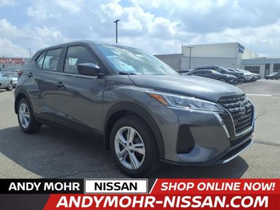 New 2025 Nissan Kicks Play S