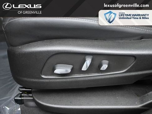 Used 2023 Cadillac XT6 Premium Luxury FWD image 23