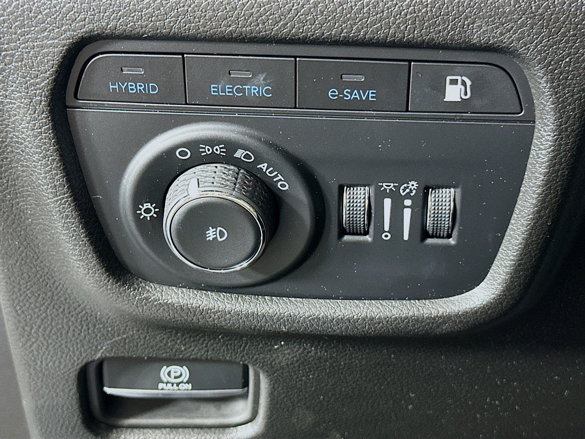 Used 2023 Jeep Grand Cherokee 4WD 4xe image 17