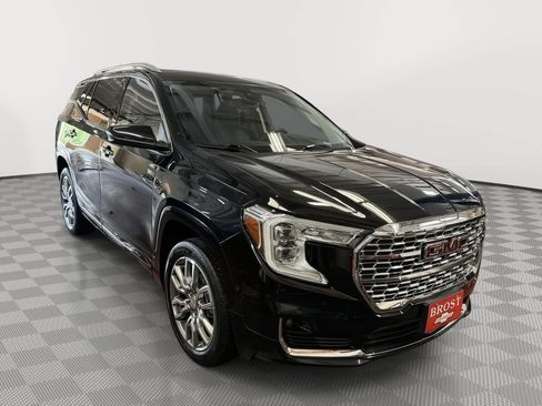 Used 2023 GMC Terrain Denali AWD/4WD image 3