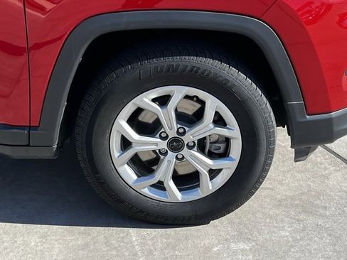 Certified 2025 Jeep Compass Sport w/ Mopar Graphics Package image 6