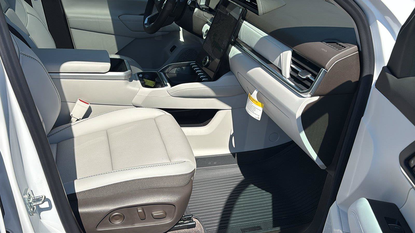 New 2027 GMC Terrain Denali w/ LPO, Floor Liner Package AWD/4WD image 20