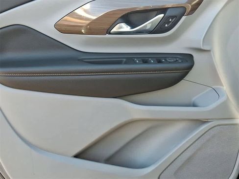 Used 2020 GMC Terrain SLE image 16