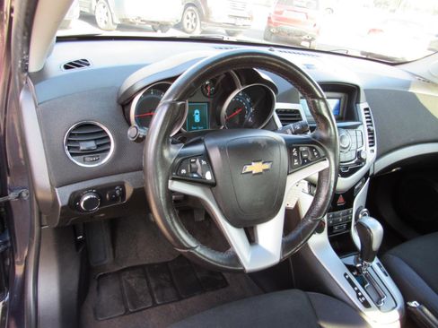 Used 2014 Chevrolet Cruze LT image 15