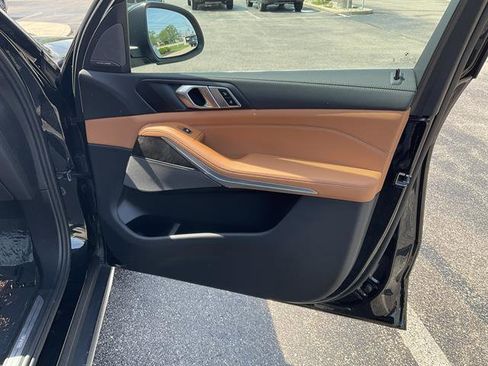 Certified 2024 BMW X5 xDrive40i w/ Premium Package AWD/4WD image 17