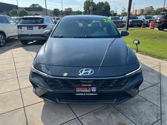 Used 2024 Hyundai Elantra SEL w/ Convenience Package FWD video 2