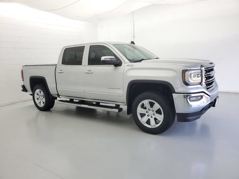 Used 2018 GMC Sierra 1500 SLT AWD/4WD image 4