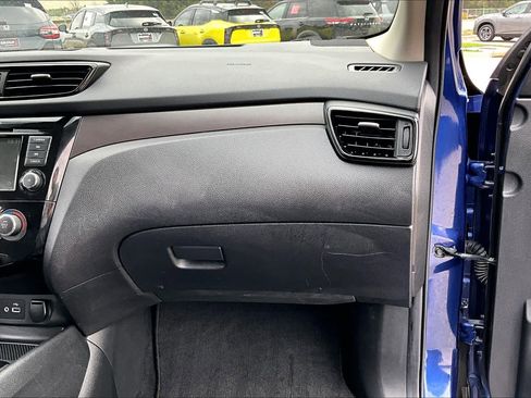 Used 2020 Nissan Rogue Sport S image 18