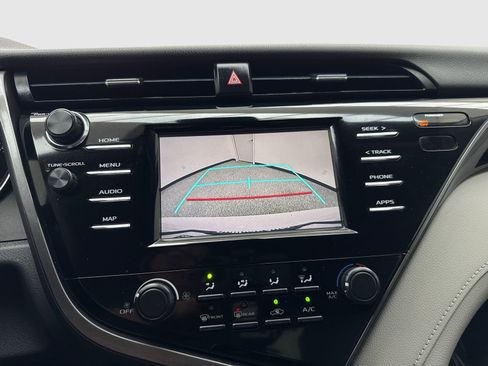 Used 2019 Toyota Camry LE FWD image 27