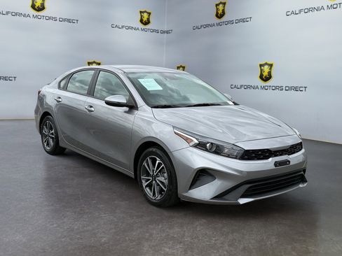 Used 2023 Kia Forte LXS w/ LXS Technology Package FWD image 7