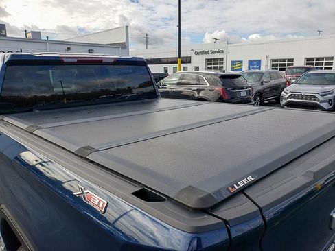 Used 2023 GMC Sierra 1500 SLT w/ SLT Premium Package image 25