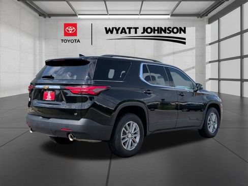 Used 2023 Chevrolet Traverse LT FWD image 5