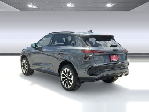 New 2026 Audi Q3 quattro 2.0T image 3