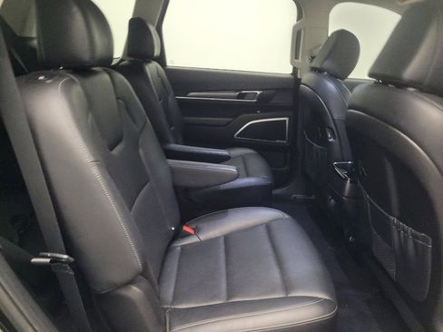 Used 2022 Kia Telluride S FWD image 19