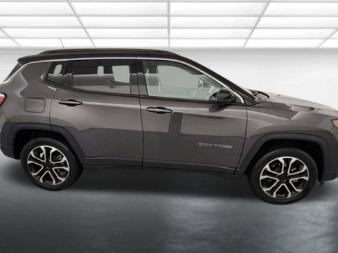 Used 2022 Jeep Compass Limited AWD/4WD image 8