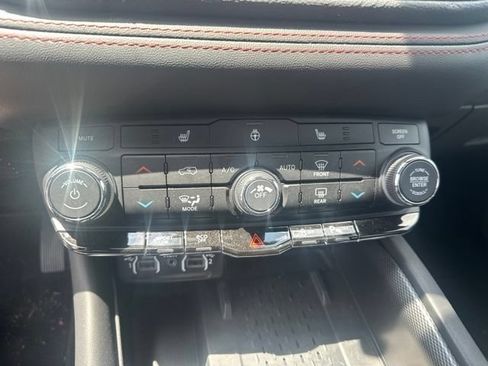 Used 2025 Dodge Durango R/T w/ Blacktop Package AWD/4WD image 17