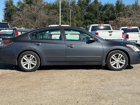 Used 2012 Nissan Altima 3.5 SR w/ Sport Pkg image 9
