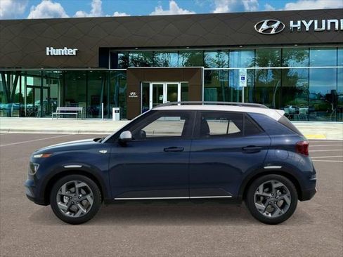 New 2026 Hyundai Venue SEL FWD image 3