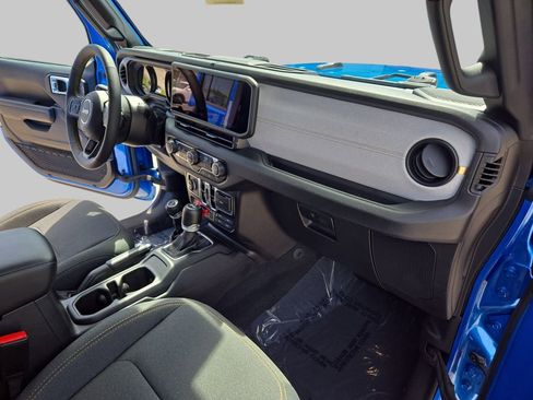 Used 2024 Jeep Wrangler Unlimited Sport AWD/4WD image 10
