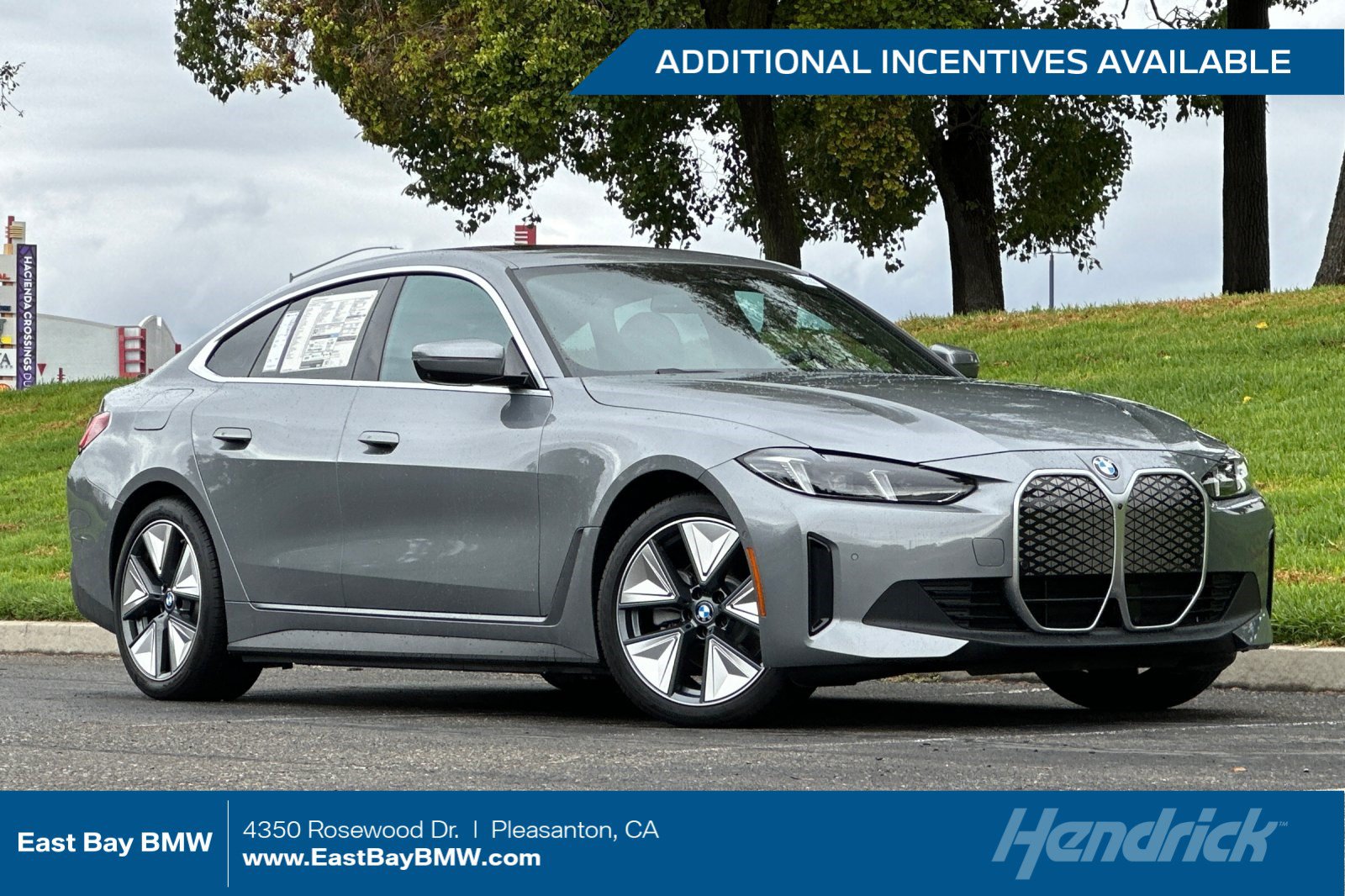 New 2026 BMW i4 eDrive40 w/ Parking Assistance Package RWD image 1