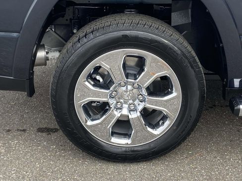 New 2026 RAM 1500 4x4 Crew Cab image 8
