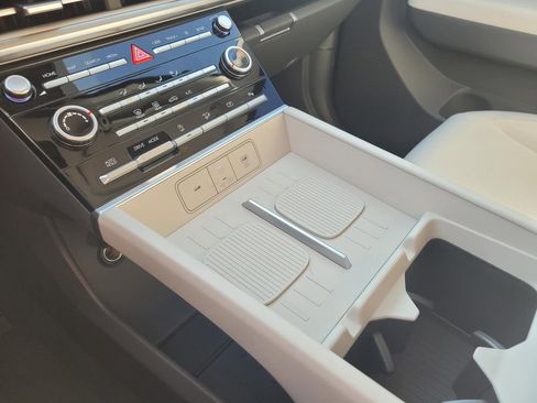 Used 2025 Hyundai Santa Fe SE image 9