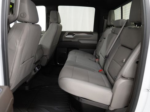 Used 2024 GMC Sierra 3500 SLE image 5