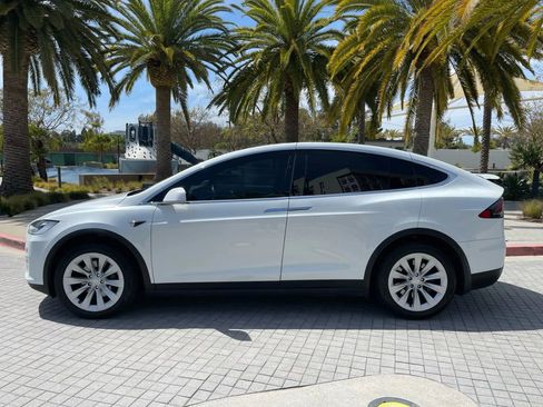 Used 2018 Tesla Model X 100D AWD/4WD image 18