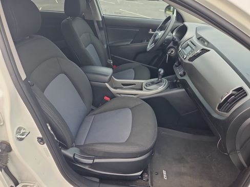 Used 2016 Kia Sportage LX FWD image 32