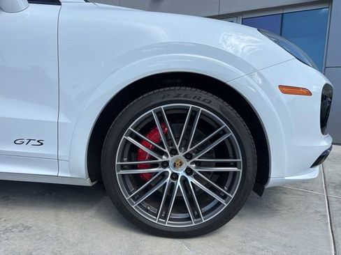 Used 2023 Porsche Cayenne GTS image 9
