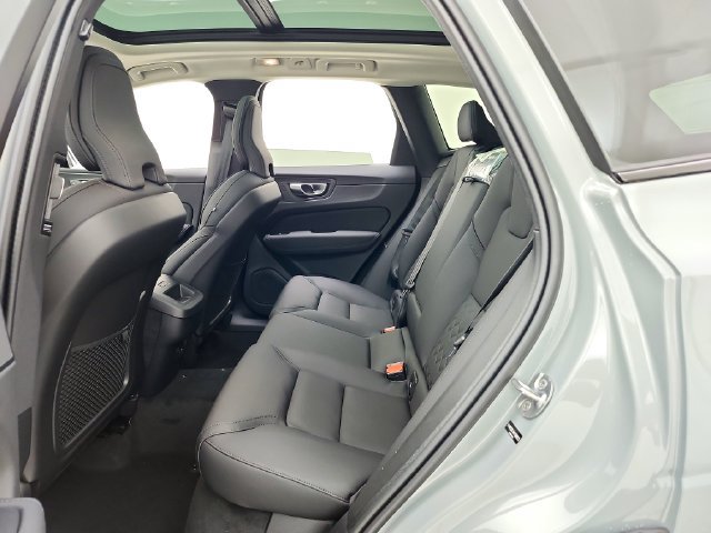 New 2027 Volvo XC60 B5 Core AWD/4WD image 30