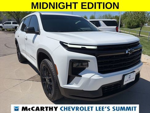 Used 2024 Chevrolet Traverse LS w/ Midnight/Sport Edition FWD image 2