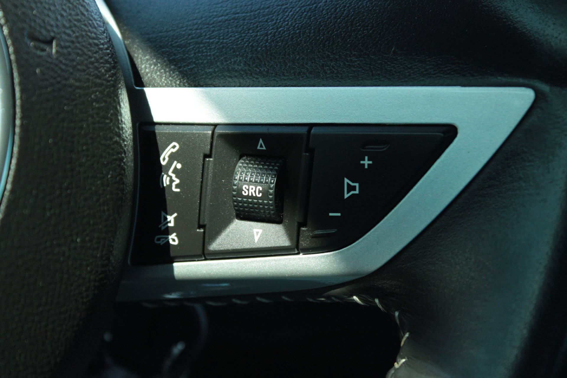 Used 2011 Chevrolet Camaro LT RWD image 27