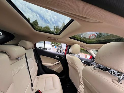 Used 2016 Mercedes-Benz GLA 250 4MATIC w/ Driver Assistance Package image 33