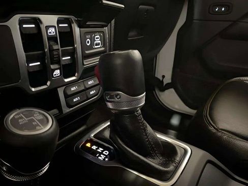 Used 2024 Jeep Wrangler Sahara 4xe w/ Technology Group image 68