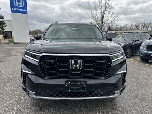 Certified 2023 Honda Pilot Touring image 8
