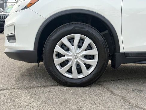 Used 2018 Nissan Rogue S image 8